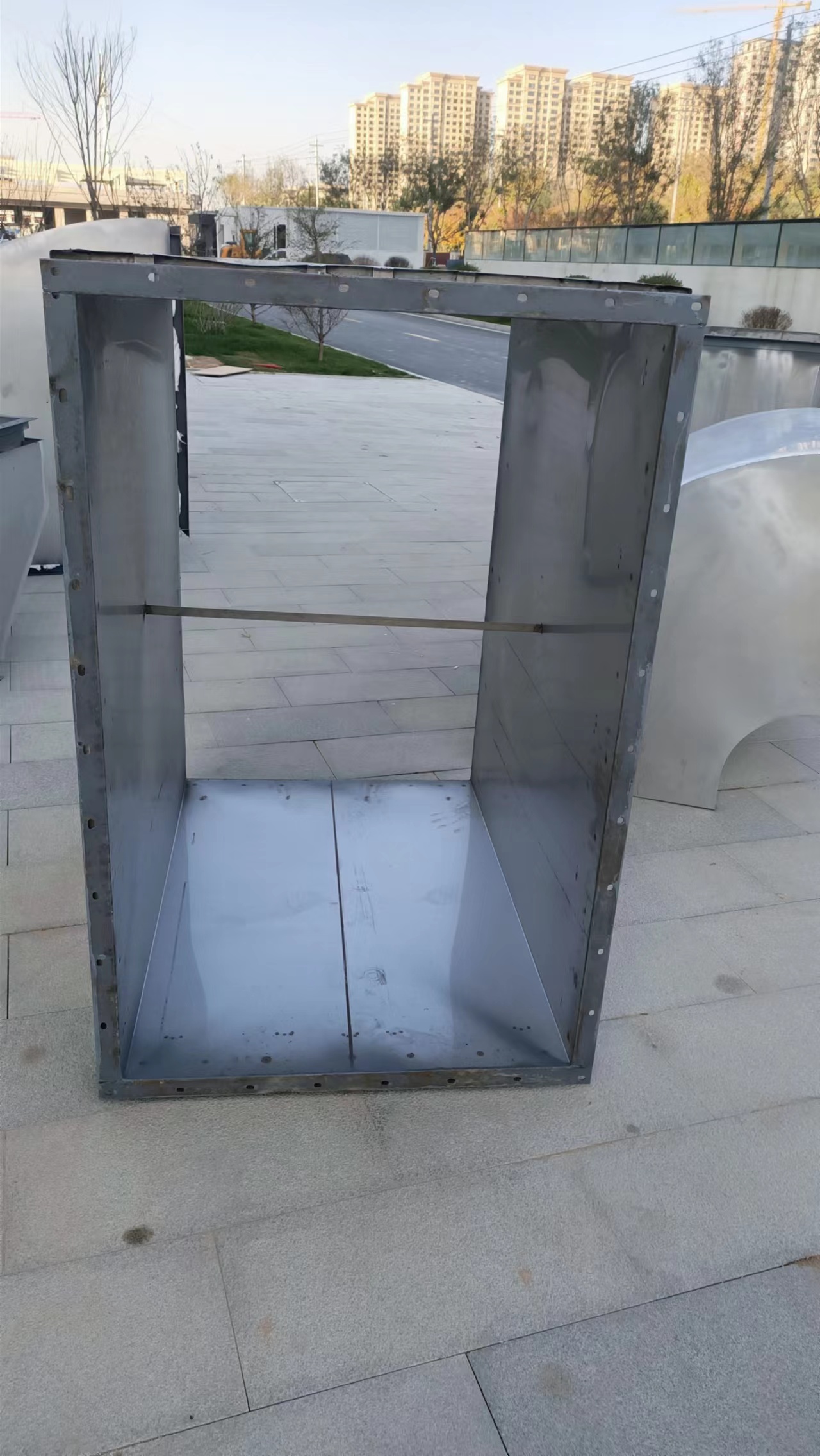 陜西藍旭專注于不銹鋼生產(chǎn)加工《布草井、污衣槽》